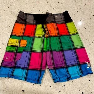 LIKE NEW HURLEY BOARD SHORTS 🩳